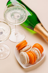 Pairing of champagne and delicate macaroons