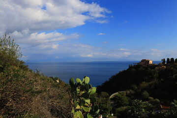 朝のタオルミーナ