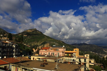 朝のタオルミーナ