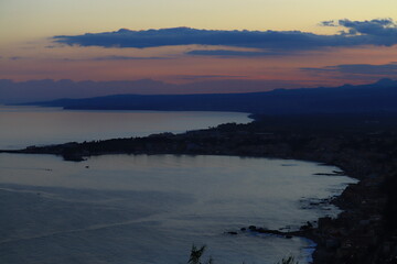 夕暮れのタオルミーナの街並み
