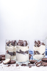 Cream and cookie oreo layered dessert