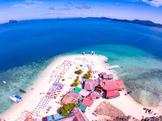 Naklejka premium Beautiful colorful sand beach nature background,Amazing beach waves background, Aerial view wide angle sea background