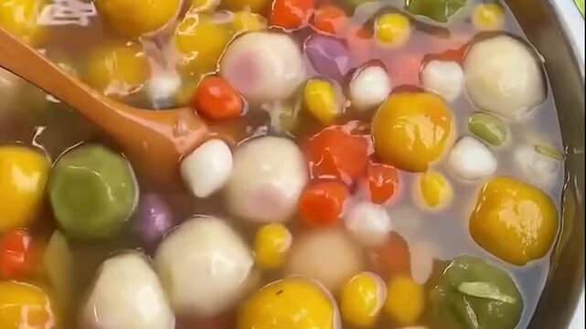 Colorful Vietnamese Sweet Soup with Glutinous Rice Balls