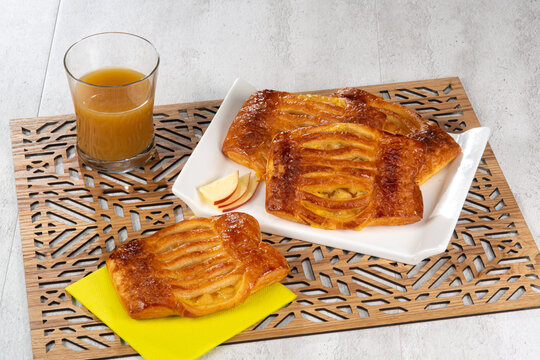 feuillet&eacute; pomme