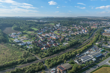Das Maintal bei Frickenhausen im unterfränkischen Kreis Würzburg aus der Vogelperspektive