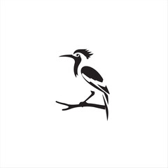 Obraz premium Simple shapes create a modern flat design illustration of a hoopoe silhouette in classic black and white, presented on a stark white background with an elegant, timeless feel