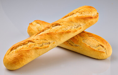 Baguette Brot auf grauem Fond, Partybrot, Brotstange, Bäckerei, 