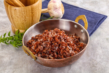 Red steamed rubine rice garnish