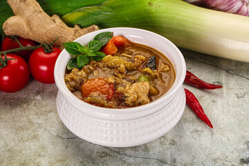 Thai curry with chicken and basil