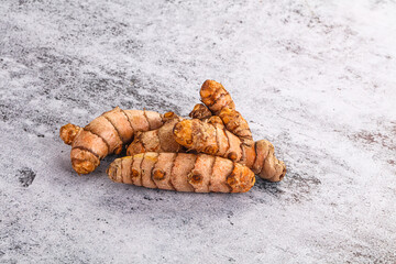 Fresh raw asian tumeric roots