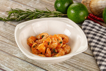 Roasted shrimps in the bowl