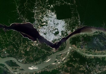 Rio Negro y Rio amazonas, Manaos. Imagen satélite de alta resolución © Stockchi