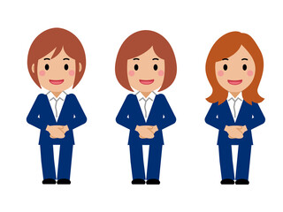 手を前で重ね、笑顔の紺色スーツの若い女性