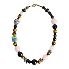 Obraz premium Colorful gemstone necklace featuring various natural stones, elegantly displayed against a plain background, ideal for jewelry promotion