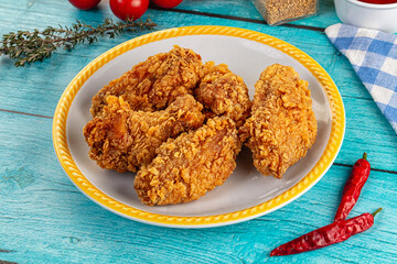 Golden crispy fried chicken wings
