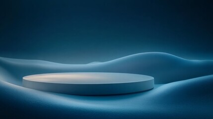 Obraz premium A side-angle view of a snow podium amidst smooth, white snow, enhanced by cool blue lighting that creates a tranquil winter atmosphere
