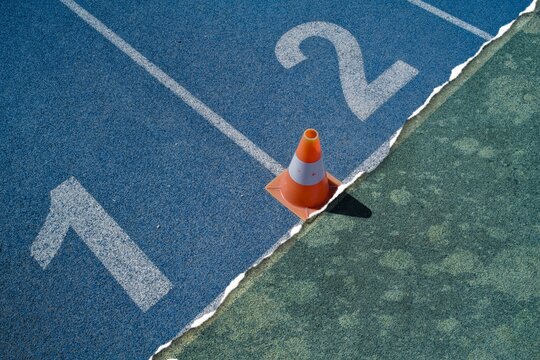 Camminare e fotografare le bellezze dell&rsquo;Italia  nelle sue parti pi&ugrave; affascinanti e nascoste con effetto carta strappata