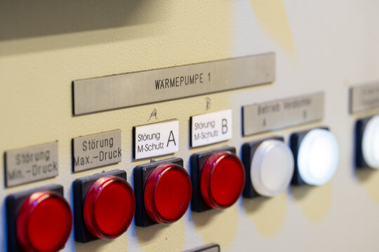 Ventile Anlagen Schalter Rohre