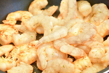 エビの炒め物（イメージ）