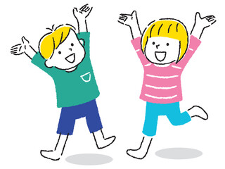 両手を上げて喜ぶ男女の子どものイラスト　手描きタッチ