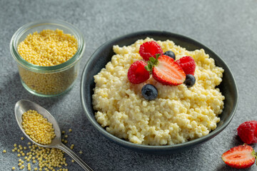 millet porridge with fresh berries