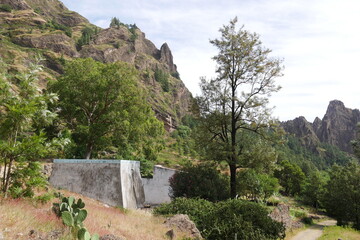 Dorf im Krater Caldera Cova auf Santo Antão in Kap Verde © Falko Göthel