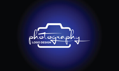 Obraz premium Camera icon. photo camera icon. camera photography icon. flat illustration of vector icon on blue background. photo camera sign and symbol. photography logo.