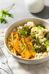 Healthy Vegan Tofu Quinoa Bowl