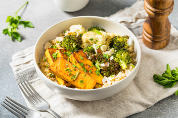 Healthy Vegan Tofu Quinoa Bowl