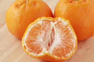 中身が見えているポンカン