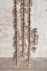Berlin wall reinforcement wires