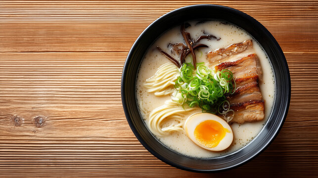 焼き目の付いたチャーシューが際立つ豚骨ラーメン | ナチュラルテーブル