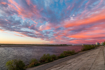 The sunset scenery of Nenjiang River in Nenjiang City, Heihe City, Heilongjiang Province, China