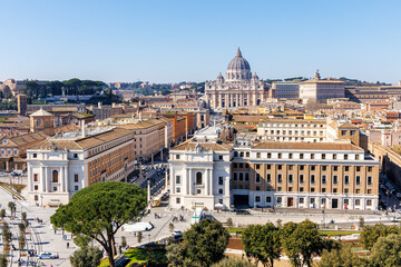 Obraz premium Rome skyline with St. Peter's Basilica in Vatican from above in Italy