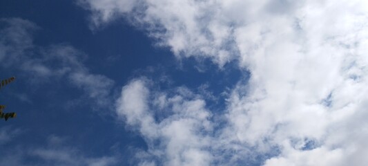 clouds in the blue sky