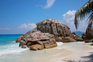 Felsformationen am Strand auf der Insel La Digue, Indischer Ozean, Seychellen, Afrika 