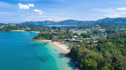 Obraz premium Phuket Island, Thailand: A Tropical Paradise of Sun, Sand, and Cultural Riches
