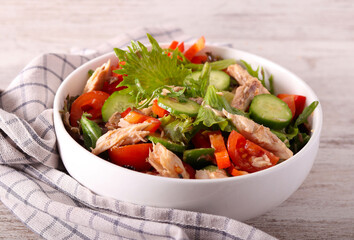 Mackerel and mixed vegetable salad