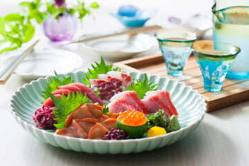 【お刺身5点盛りと日本酒】...