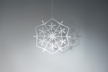  DIY winter ornament project. Christmas and seasonal decor concept for home decor brands, holiday event planners, instructional guides, kids activities.