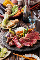 【和牛サーロインステーキ】 和牛サーロインを焼き目香ばしく赤身は残したレアに仕上げました。