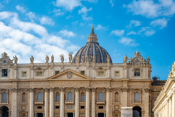 Obraz premium The Papal Basilica of Saint Peter in the Vatican, or simply Saint Peter's Basilica, is a church of the Italian High Renaissance located in Vatican City, an independent microstate enclaved within the c