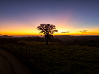 Por-do-Sol em Bueno Brand&atilde;o - MG - Brasil