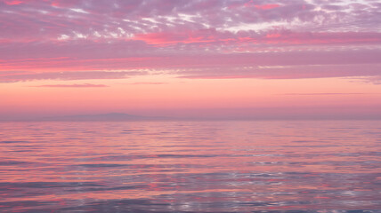 Obraz premium Serene Pink Sunset Ocean Dreamscape Peaceful Horizon