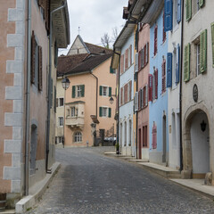 Saint-Ursanne est une cité médiévale touristique du Clos-du-Doubs et une ancienne commune suisse du canton du Jura, située dans le district de Porrentruy le long du Doubs.