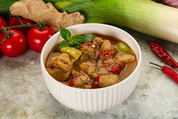 Thai curry with chicken and basil