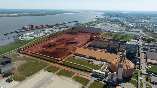 production of Aluminum oxide Stade, Germany. Production Aluminium products.