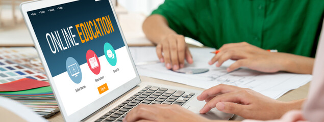 E-learning website with brisk sofware for student to study online on the internet network