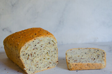 bread with seeds