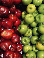 Fresh Red and Green Apples Side by Side – Colorful Contrast of Healthy Fruits